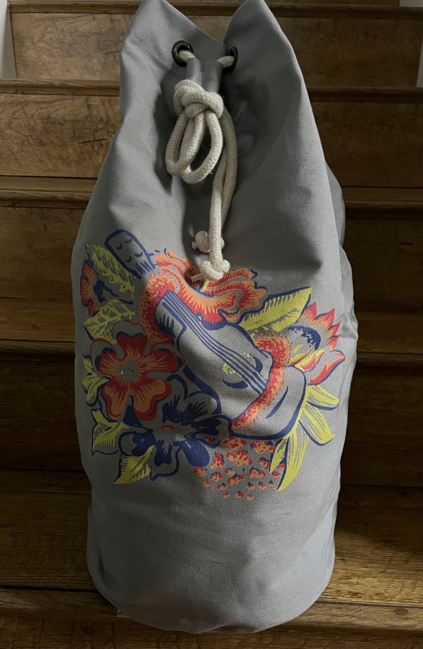 Duffle bag with Hawaiian vintage graphic